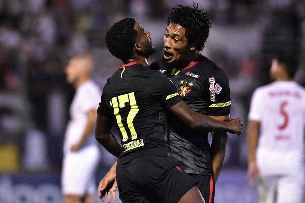 Um bonito gol marcou o 11 gol na temporada. Foi no empate com o Bragantino, fora de casa, pela Srie B