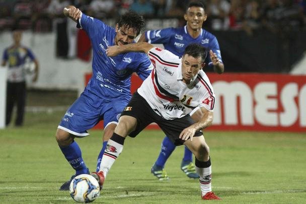 Contra o Confiana, Pipico marcou dois gols na vitria por 3 a 1 no Arruda