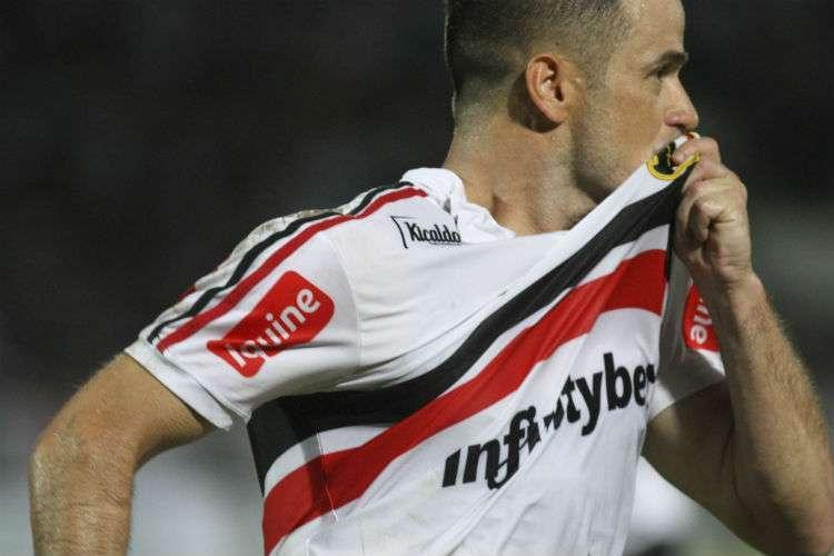 Contra o Globo-RN, em Natal, Pipico decidiu nos minutos finais para o Santa, fazendo dois gols e evitando a derrota do Tricolor 