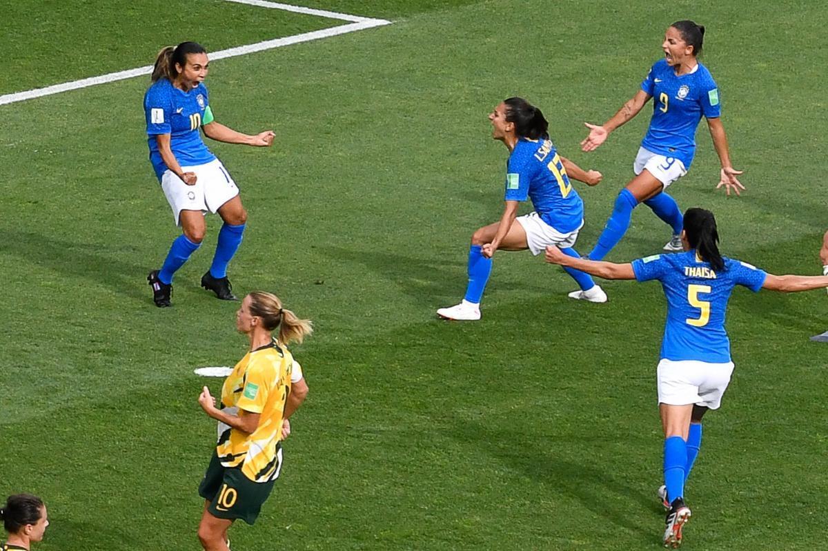 Selees se enfrentaram pela segunda rodada do Grupo C da competio.