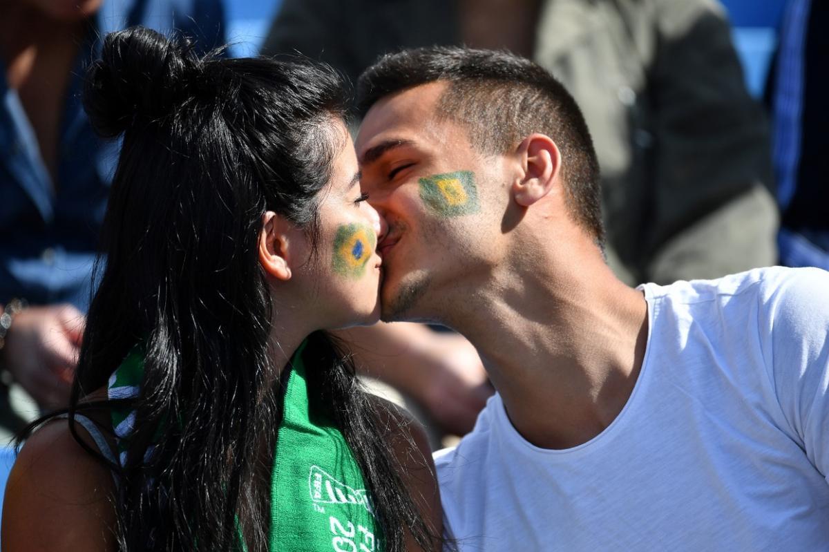 Selees se enfrentaram pela segunda rodada do Grupo C da competio.