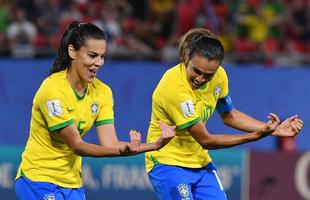 Em jogo equilibrado, o Brasil venceu a Itlia por 1 a 0 com gol de pnalti marcado por Marta