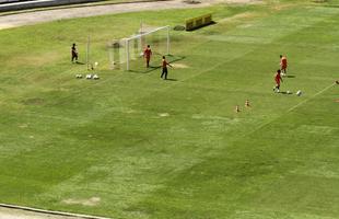 Alvo de crticas aps o jogo contra o Confiana, gramado do Arruda tem sido cuidado e j apresenta sensvel melhora para partida com o Ferrovirio-CE