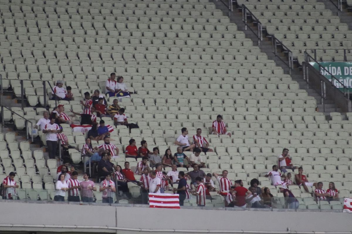 Equipes se enfrentaram nesta segunda-feira no estdio Castelo pela 12 rodada da Srie C.