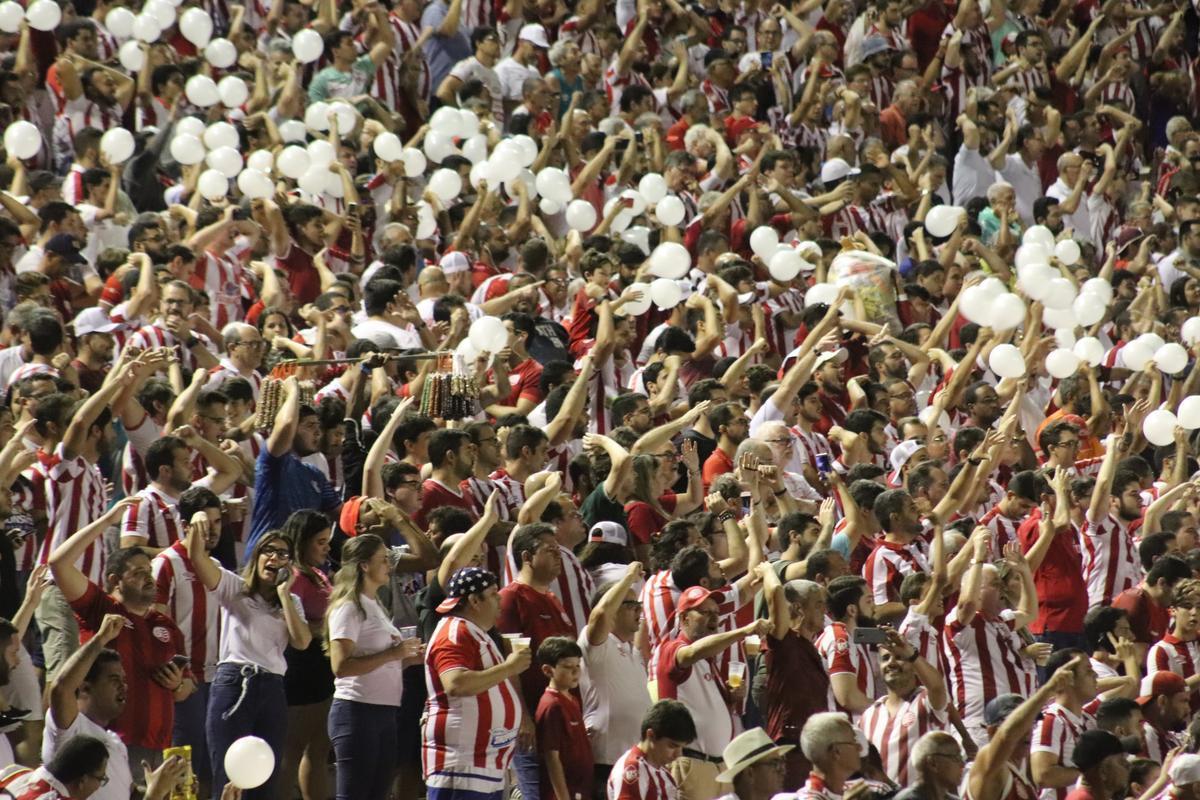 Equipes se enfrentaram pela 13 rodada da competio no estdio dos Aflitos.