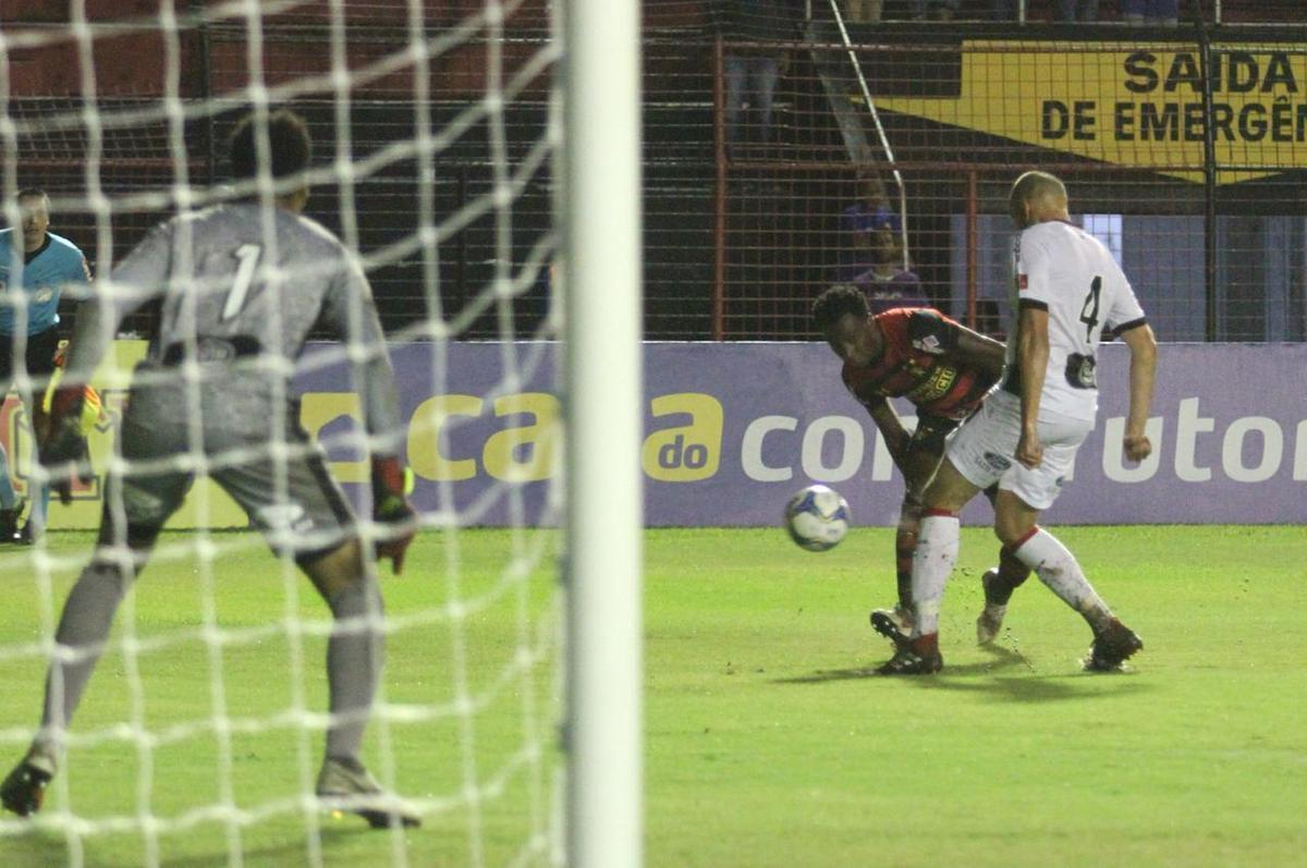 Resultado que rendeu ao Sport o quinto lugar na tabela da Srie B, podendo perder mais posies 