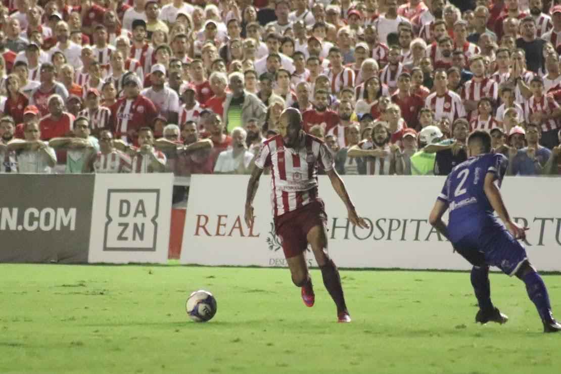 Nutico venceu Confiana de virada, nos Aflitos, e assumiu a vice-liderana do Grupo A da Srie C