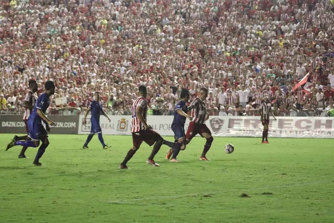 Nutico venceu Confiana de virada, nos Aflitos, e assumiu a vice-liderana do Grupo A da Srie C