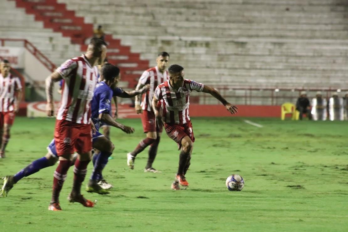 Nutico venceu Confiana de virada, nos Aflitos, e assumiu a vice-liderana do Grupo A da Srie C