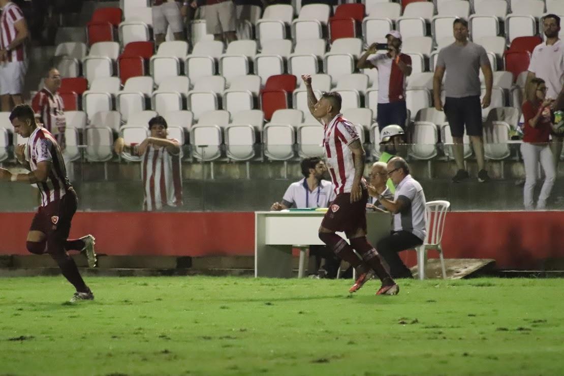 Nutico venceu Confiana de virada, nos Aflitos, e assumiu a vice-liderana do Grupo A da Srie C