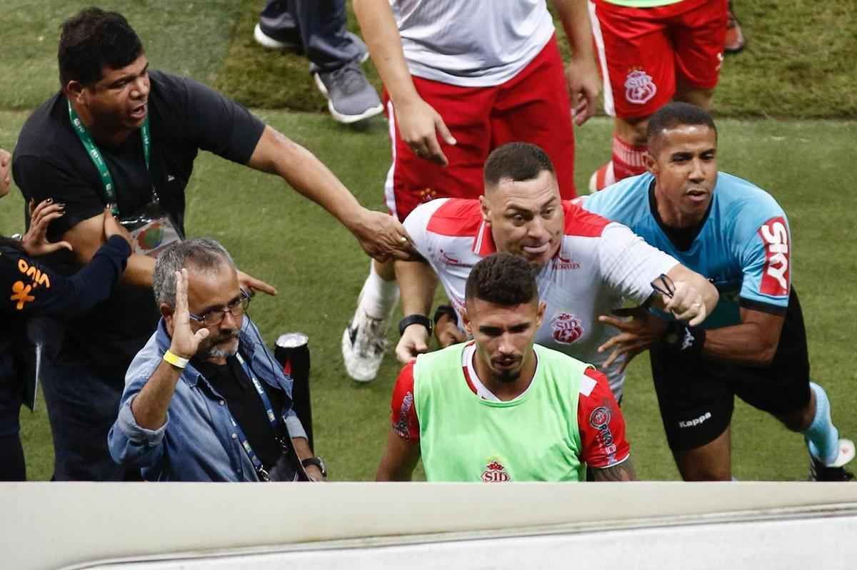 Tricolor do Arruda enfrenta Cavalo de Ao, na Arena de Pernambuco, em partida vlida pela 15 rodada da Srie C