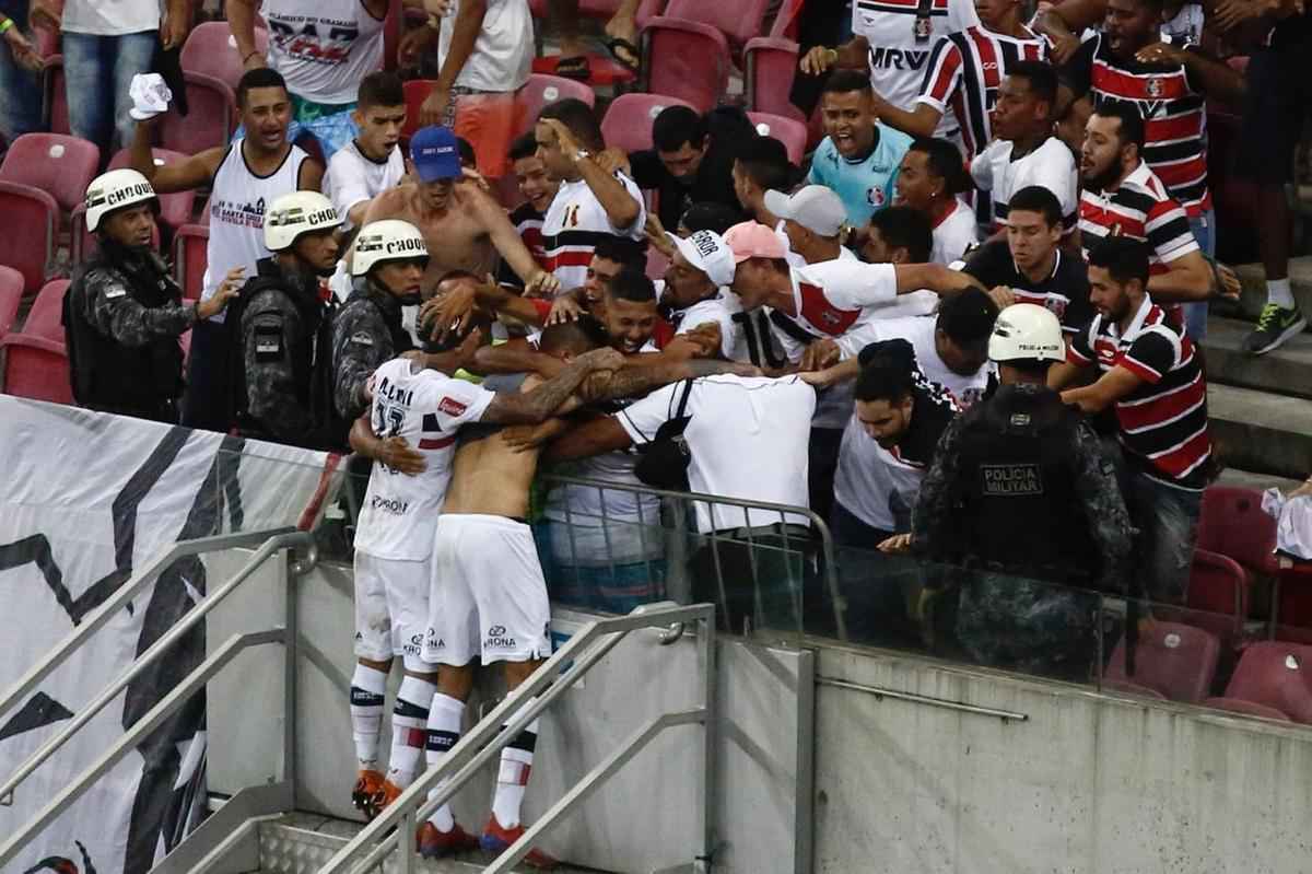 Tricolor do Arruda enfrenta Cavalo de Ao, na Arena de Pernambuco, em partida vlida pela 15 rodada da Srie C