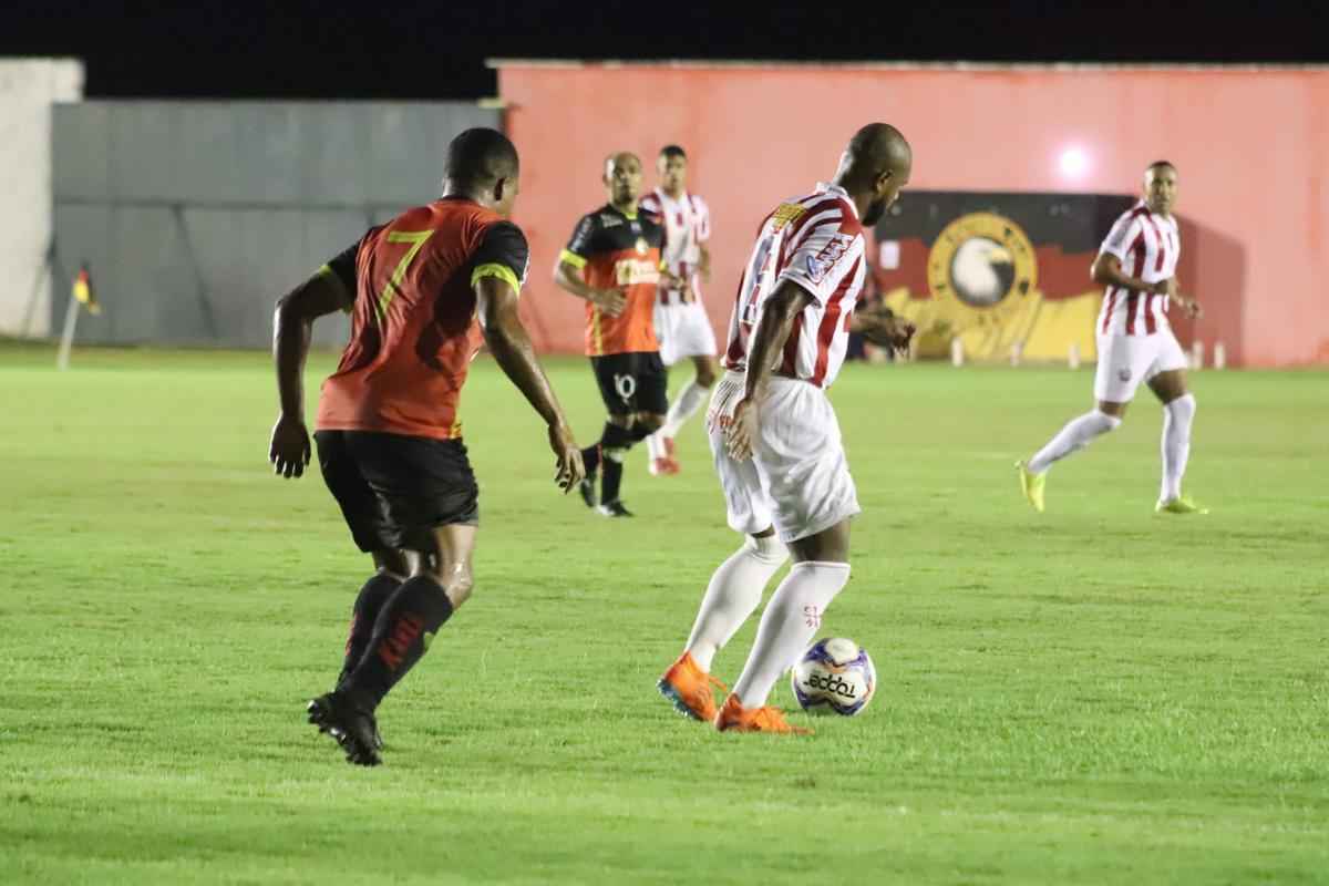 Com o resultado, o Alvirrubro precisar vencer, de qualquer jeito, o Sampaio Corra, na prxima rodada, nos Aflitos 