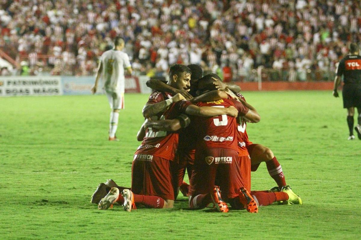 Com casa cheia, Timbu fez a antepenltima rodada da primeira fase da Srie C dentro dos Aflitos