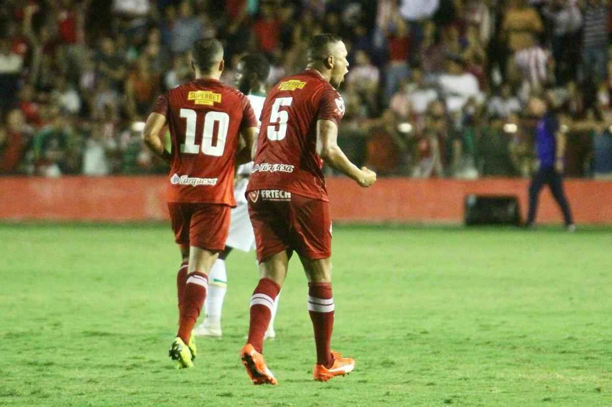 Com casa cheia, Timbu fez a antepenltima rodada da primeira fase da Srie C dentro dos Aflitos