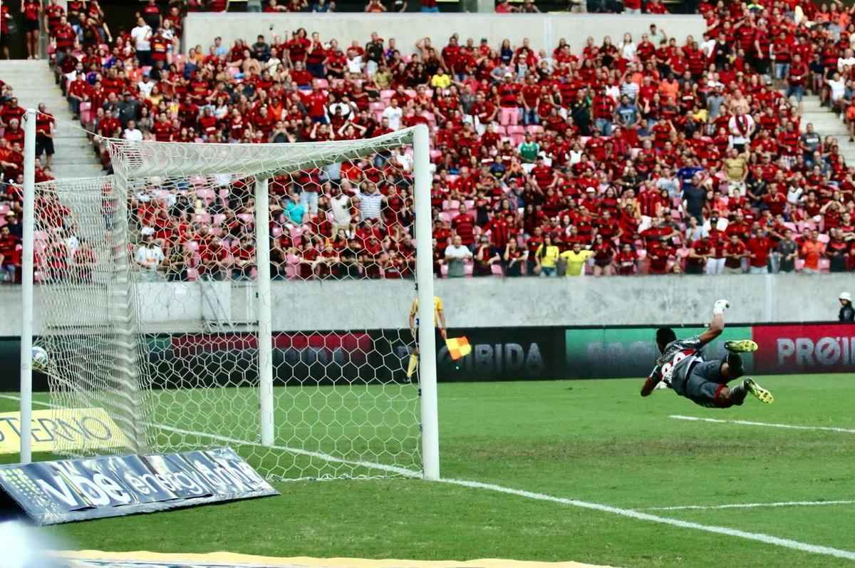 Em estreia de novo uniforme, Sport enfrenta o Botafogo-SP, na Arena de Pernambuco, em partida vlida pela 16 rodada da Srie B