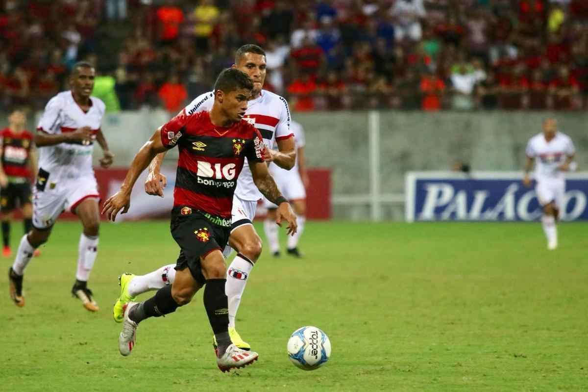 Em estreia de novo uniforme, Sport enfrenta o Botafogo-SP, na Arena de Pernambuco, em partida vlida pela 16 rodada da Srie B