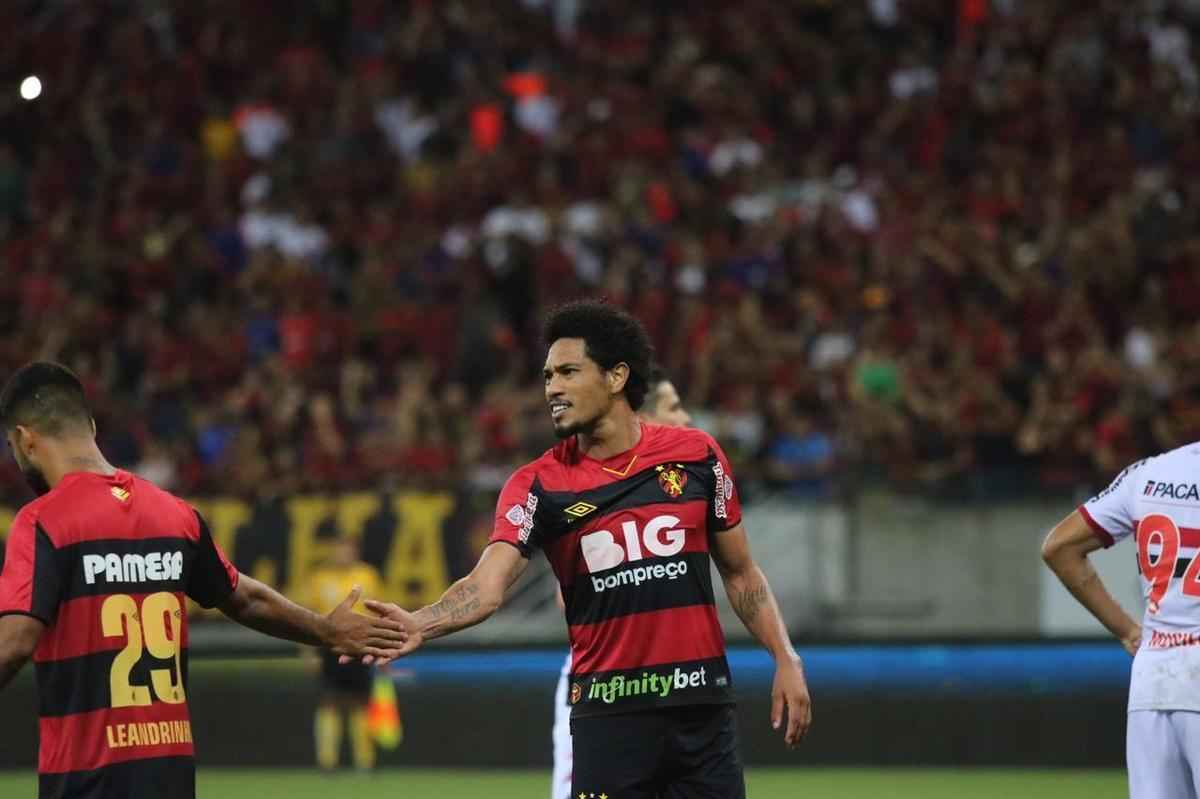 Em estreia de novo uniforme, Sport enfrenta o Botafogo-SP, na Arena de Pernambuco, em partida vlida pela 16 rodada da Srie B