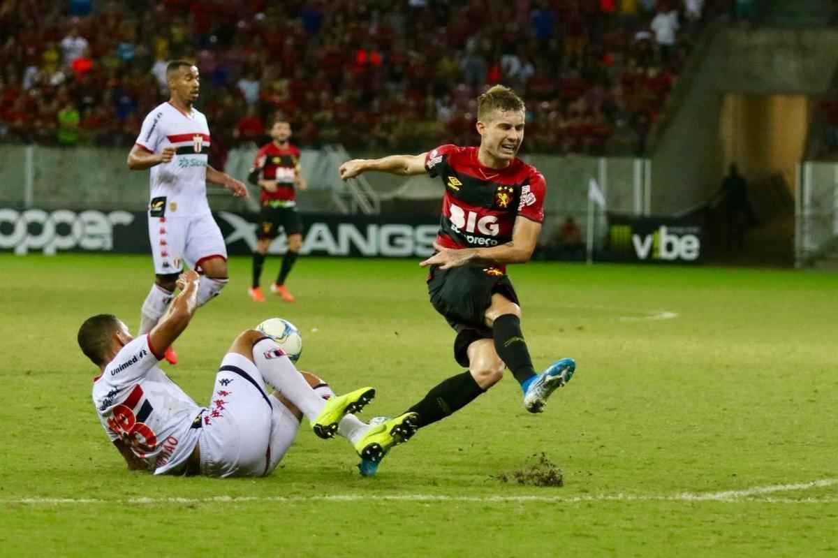Em estreia de novo uniforme, Sport enfrenta o Botafogo-SP, na Arena de Pernambuco, em partida vlida pela 16 rodada da Srie B