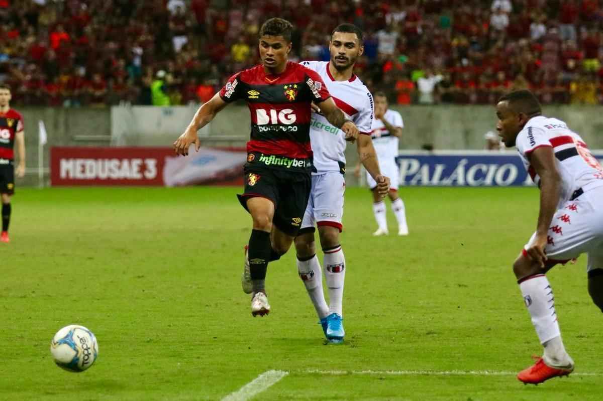 Em estreia de novo uniforme, Sport enfrenta o Botafogo-SP, na Arena de Pernambuco, em partida vlida pela 16 rodada da Srie B