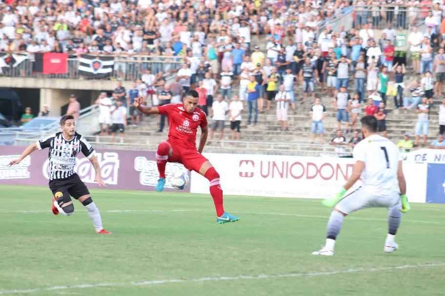 Com vitria sobre o Botafogo-PB, Nutico est matematicamente classificado s quartas de final da Srie C