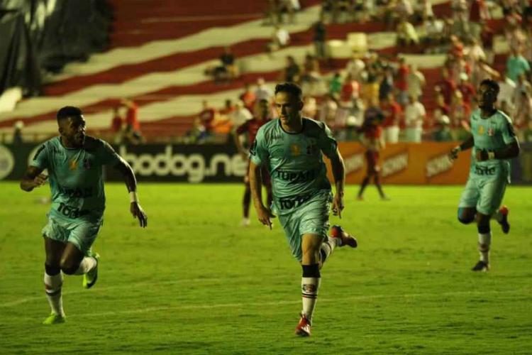 Em primeira disputa do ano, empate somou quatro gols 