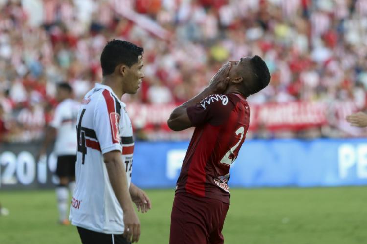 Placar da partida foi encerrado sem pontuao para as equipes 