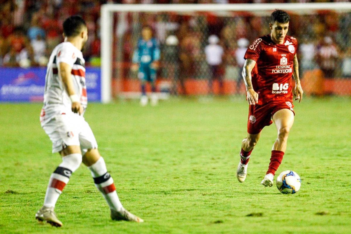 Equipes fizeram Clssico das Emoes vlido pela ltima rodada da primeira fase da competio no Estdio dos Aflitos. 