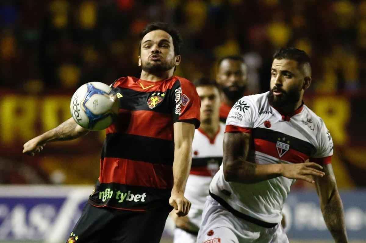 Com o resultado, o Leo vai para o 10 empate na competio 