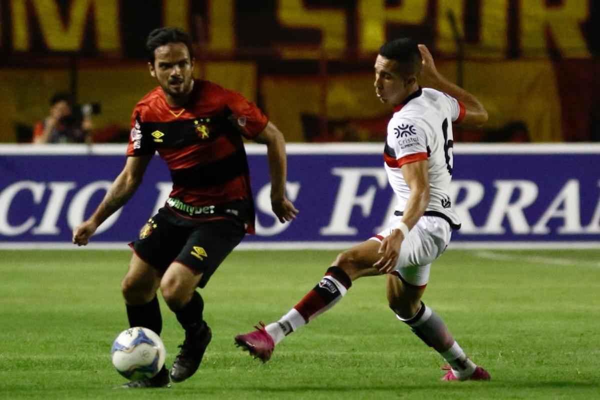 Com o resultado, o Leo vai para o 10 empate na competio 