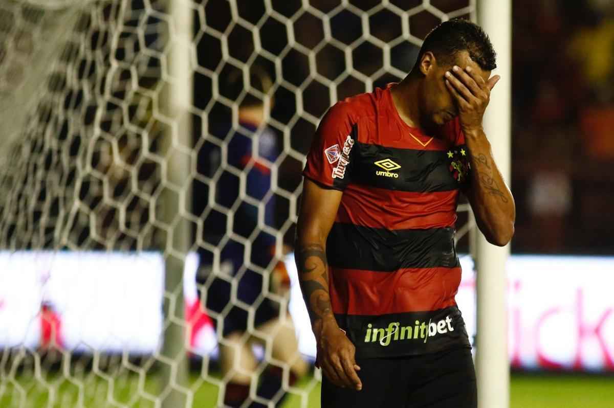 Com o resultado, o Leo vai para o 10 empate na competio 