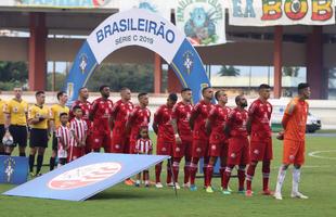 Jogo foi marcado por poucas chances entre as duas equipes