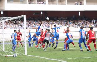 Jogo foi marcado por poucas chances entre as duas equipes