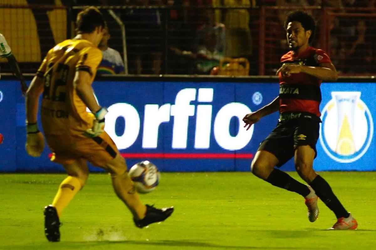 Na Ilha do Retiro, o Sport recebeu o Amrica-MG para tentar buscar sua terceira vitria consecutiva