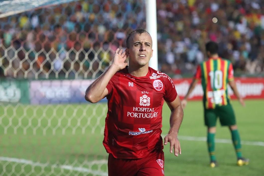 Em partida no Castelo, em So Lus, o Nutico conseguiu administrar sua vantagem, obtida nos Aflitos, em vitria por 3 a 1, e conquistou o ttulo ao empatar em 2 a 2 com o Sampaio Corra