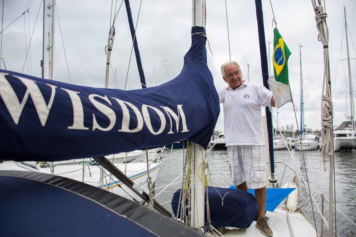 Carlos deixou a Argentina em maro e velejou por mais de quatro mil quilmetros sozinho para disputar a Refeno
