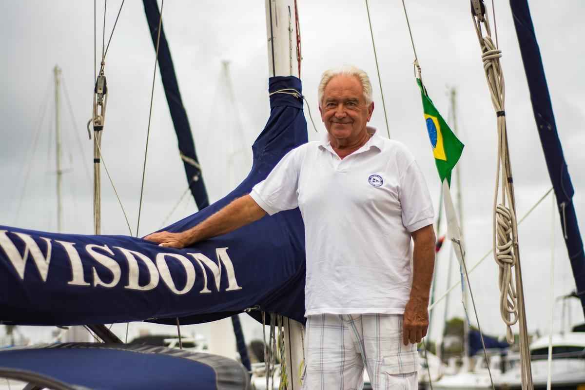 Carlos deixou a Argentina em maro e velejou por mais de quatro mil quilmetros sozinho para disputar a Refeno