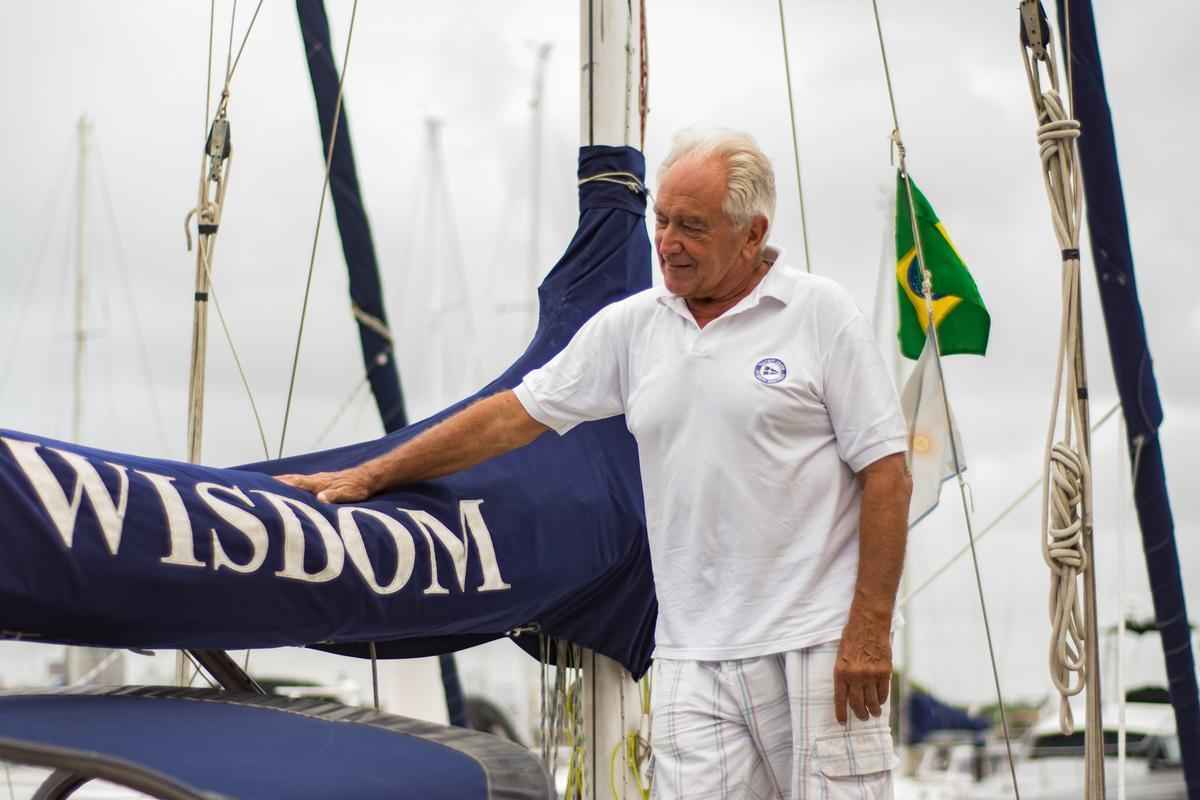 Carlos deixou a Argentina em maro e velejou por mais de quatro mil quilmetros sozinho para disputar a Refeno