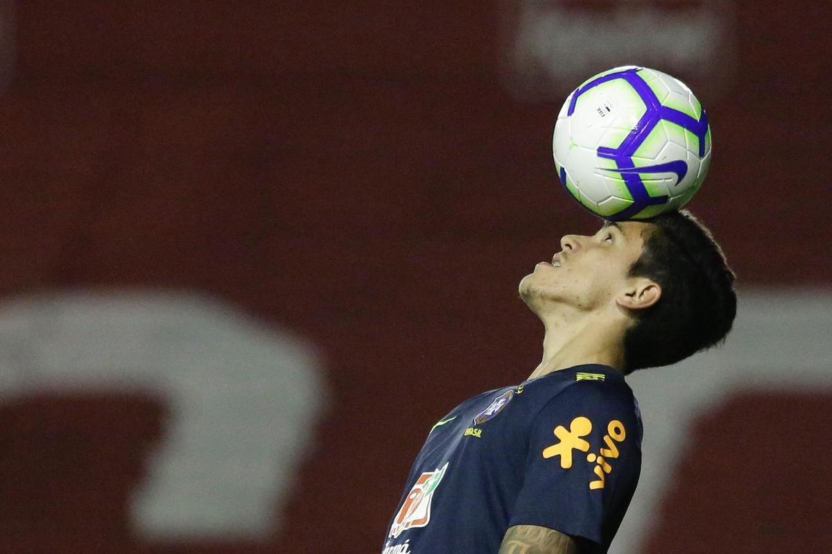 O meio-campista Bruno Guimares, do Athltico, o atacante Pedro, da Fiorentina, o meia Pedrinho, do Corinthians e o atacante Rodrigo, do Real Madrid, so alguns dos jogadores mais importantes do elenco   