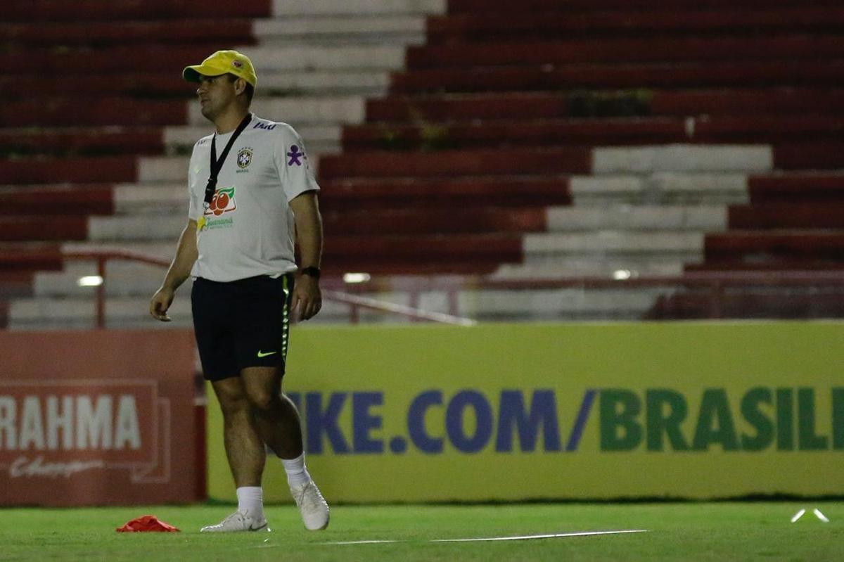 O meio-campista Bruno Guimares, do Athltico, o atacante Pedro, da Fiorentina, o meia Pedrinho, do Corinthians e o atacante Rodrigo, do Real Madrid, so alguns dos jogadores mais importantes do elenco