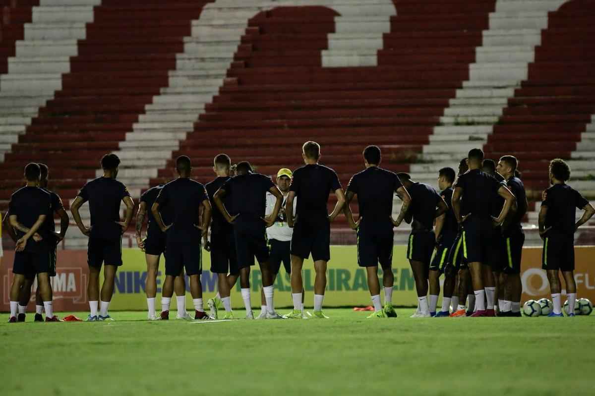O meio-campista Bruno Guimares, do Athltico, o atacante Pedro, da Fiorentina, o meia Pedrinho, do Corinthians e o atacante Rodrigo, do Real Madrid, so alguns dos jogadores mais importantes do elenco 