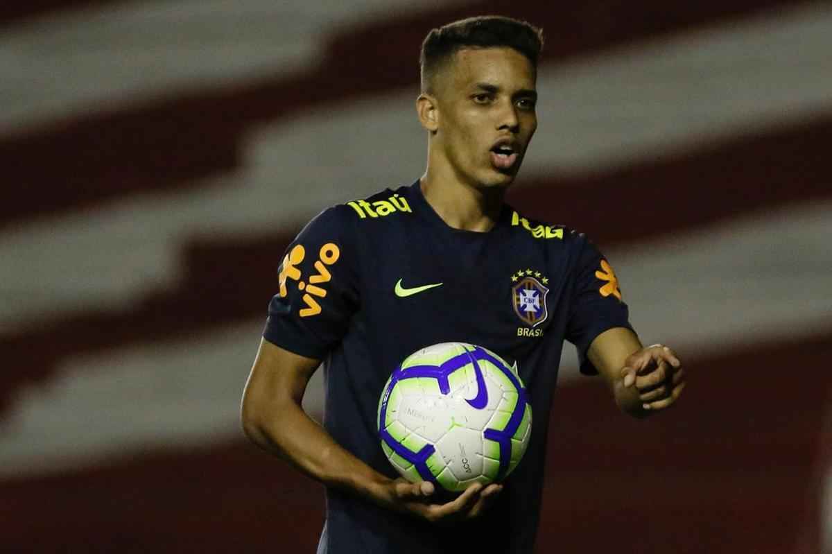 O meio-campista Bruno Guimares, do Athltico, o atacante Pedro, da Fiorentina, o meia Pedrinho, do Corinthians e o atacante Rodrigo, do Real Madrid, so alguns dos jogadores mais importantes do elenco 