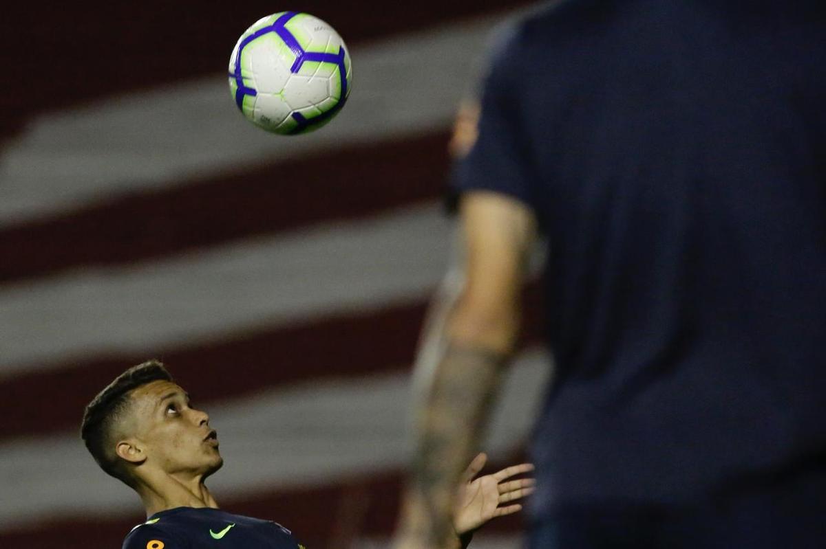 O meio-campista Bruno Guimares, do Athltico, o atacante Pedro, da Fiorentina, o meia Pedrinho, do Corinthians e o atacante Rodrigo, do Real Madrid, so alguns dos jogadores mais importantes do elenco 