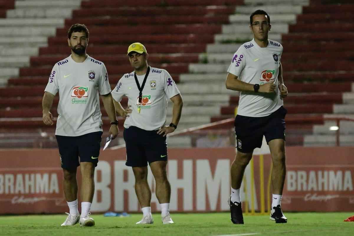 O meio-campista Bruno Guimares, do Athltico, o atacante Pedro, da Fiorentina, o meia Pedrinho, do Corinthians e o atacante Rodrigo, do Real Madrid, so alguns dos jogadores mais importantes do elenco