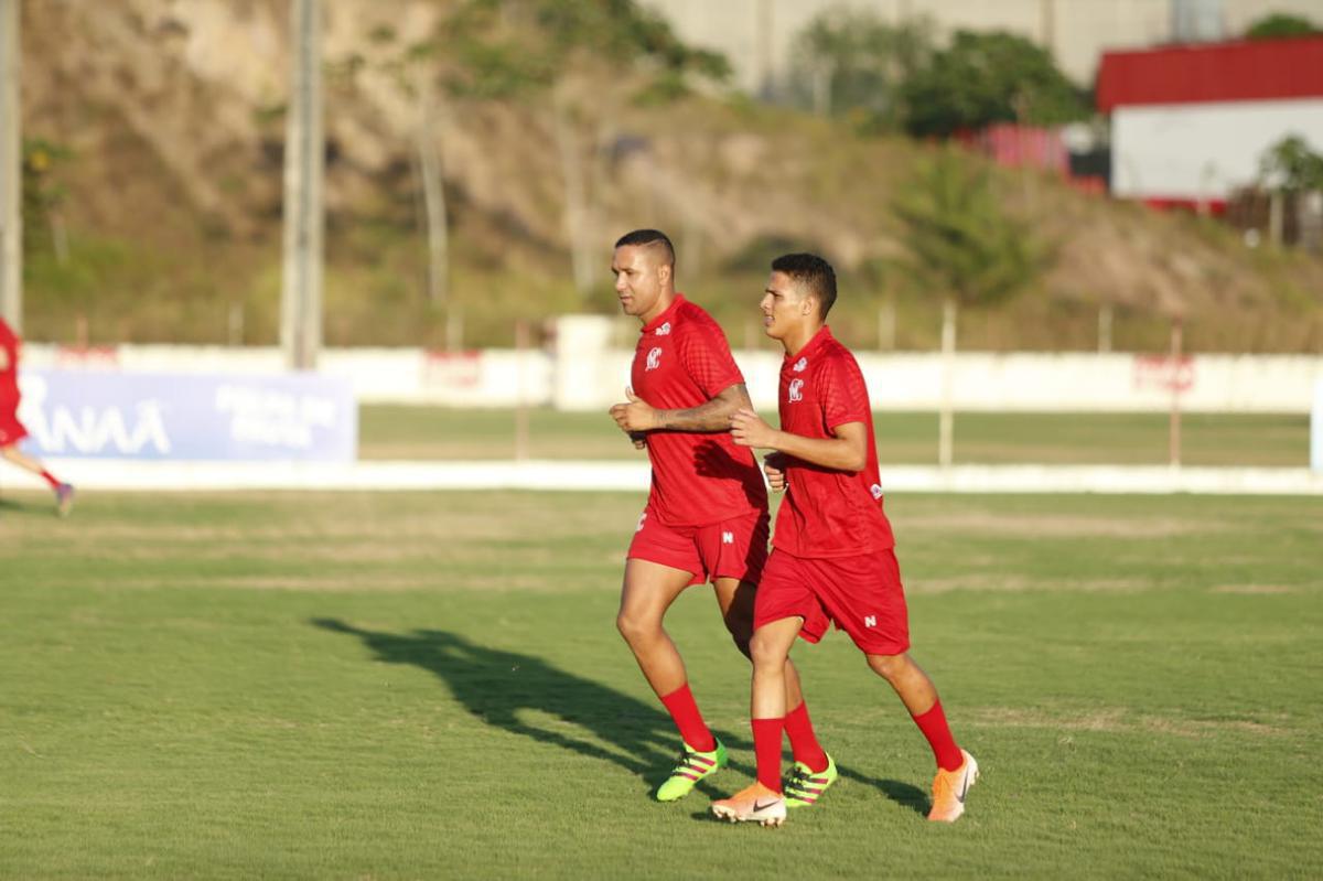 Elenco alvirrubro se reapresentou nesta tera-feira para iniciar os trabalhos visando a temporada 2020, na qual o clube participar do Pernambucano, do Nordesto, da Copa do Brasil e da Srie B.