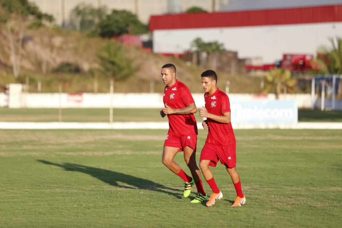 Elenco alvirrubro se reapresentou nesta tera-feira para iniciar os trabalhos visando a temporada 2020, na qual o clube participar do Pernambucano, do Nordesto, da Copa do Brasil e da Srie B.