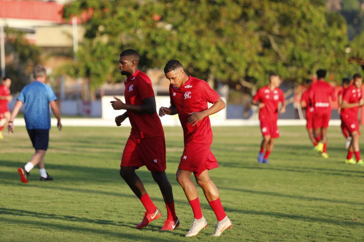 Elenco alvirrubro se reapresentou nesta tera-feira para iniciar os trabalhos visando a temporada 2020, na qual o clube participar do Pernambucano, do Nordesto, da Copa do Brasil e da Srie B.