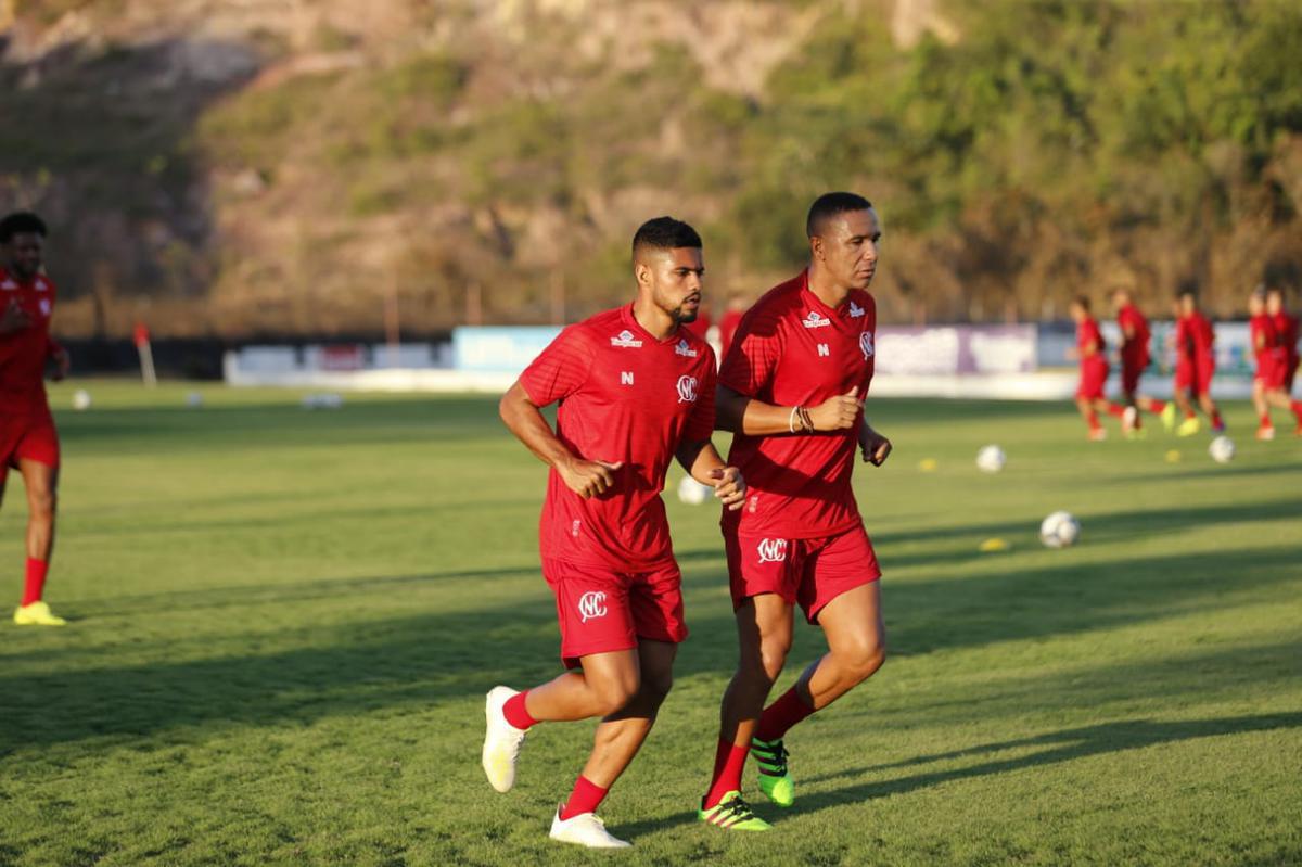 Elenco alvirrubro se reapresentou nesta tera-feira para iniciar os trabalhos visando a temporada 2020, na qual o clube participar do Pernambucano, do Nordesto, da Copa do Brasil e da Srie B.