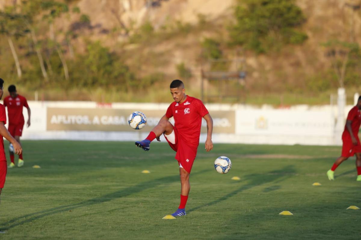 Elenco alvirrubro se reapresentou nesta tera-feira para iniciar os trabalhos visando a temporada 2020, na qual o clube participar do Pernambucano, do Nordesto, da Copa do Brasil e da Srie B.