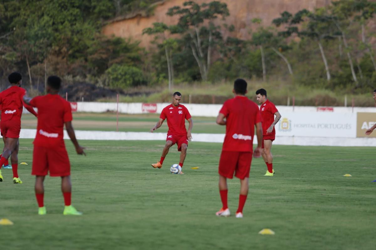 Elenco alvirrubro se reapresentou nesta tera-feira para iniciar os trabalhos visando a temporada 2020, na qual o clube participar do Pernambucano, do Nordesto, da Copa do Brasil e da Srie B.